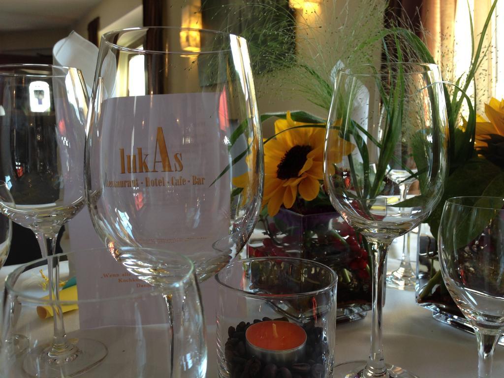 Lukas Restaurant Hotel Lounge Bar 슈바르즈하이드 외부 사진